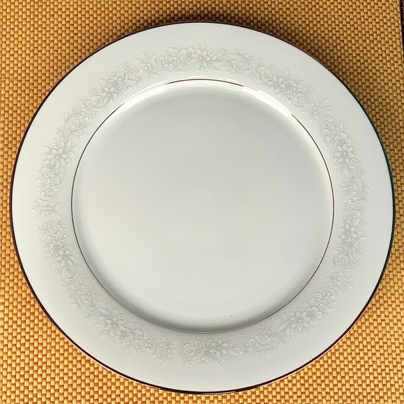 Vintage Discontinued Noritake Cumberland Dinner Plate Replacement - Picture 2 of 15
